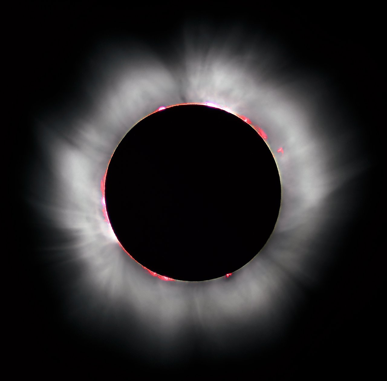 Solar eclipse 1999 | ESO Supernova