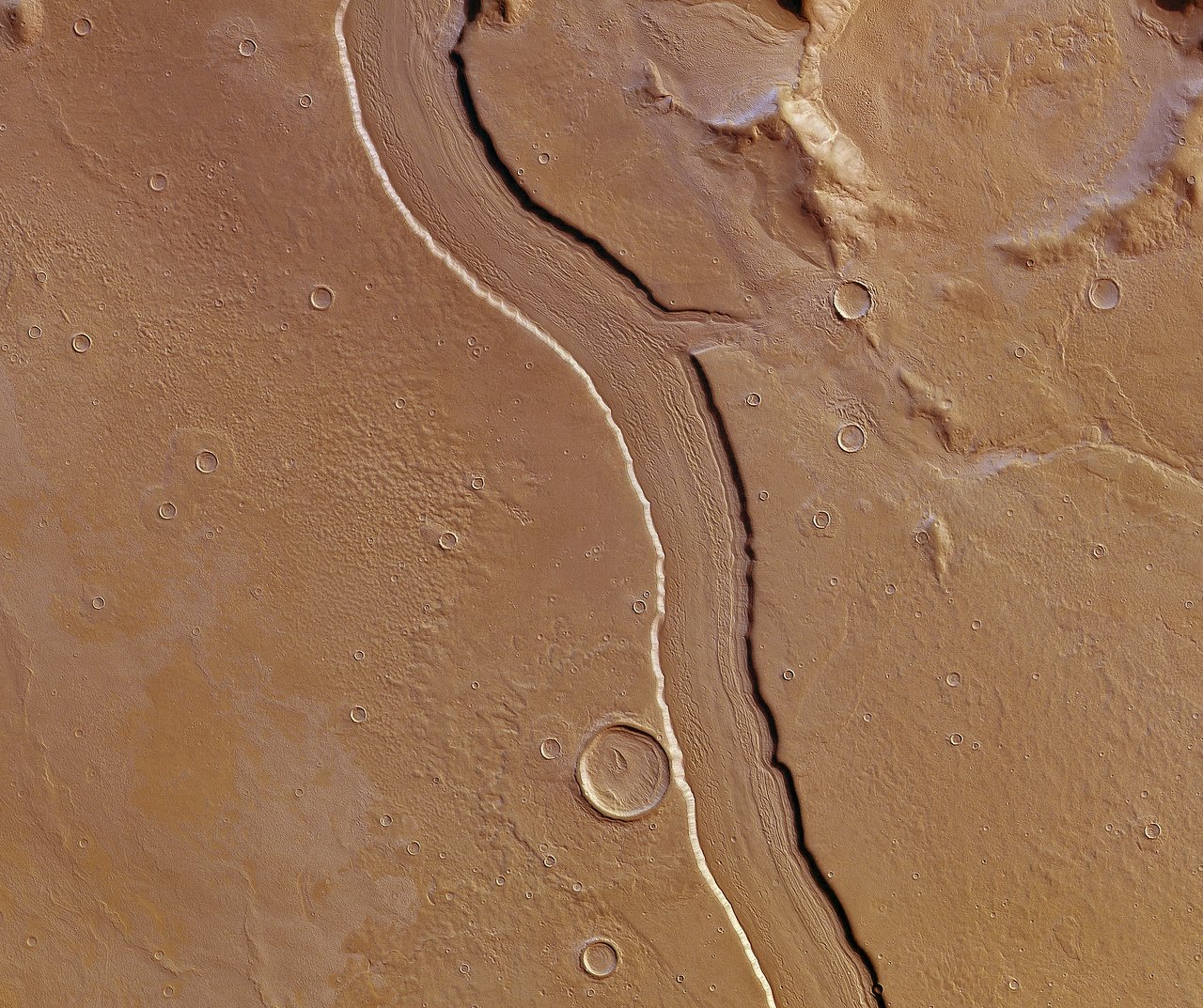 Reull Vallis ESO Supernova