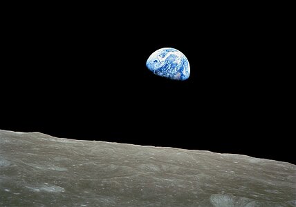NASAEarthrise_horizontal