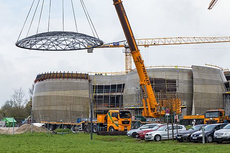 Star-roof lifted into place