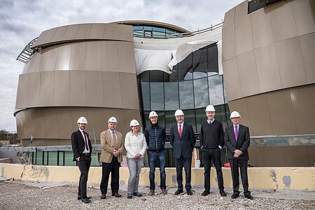 STFC CEO visits the ESO Supernova
