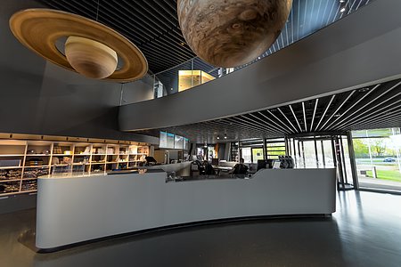 Planets over the Supernova reception